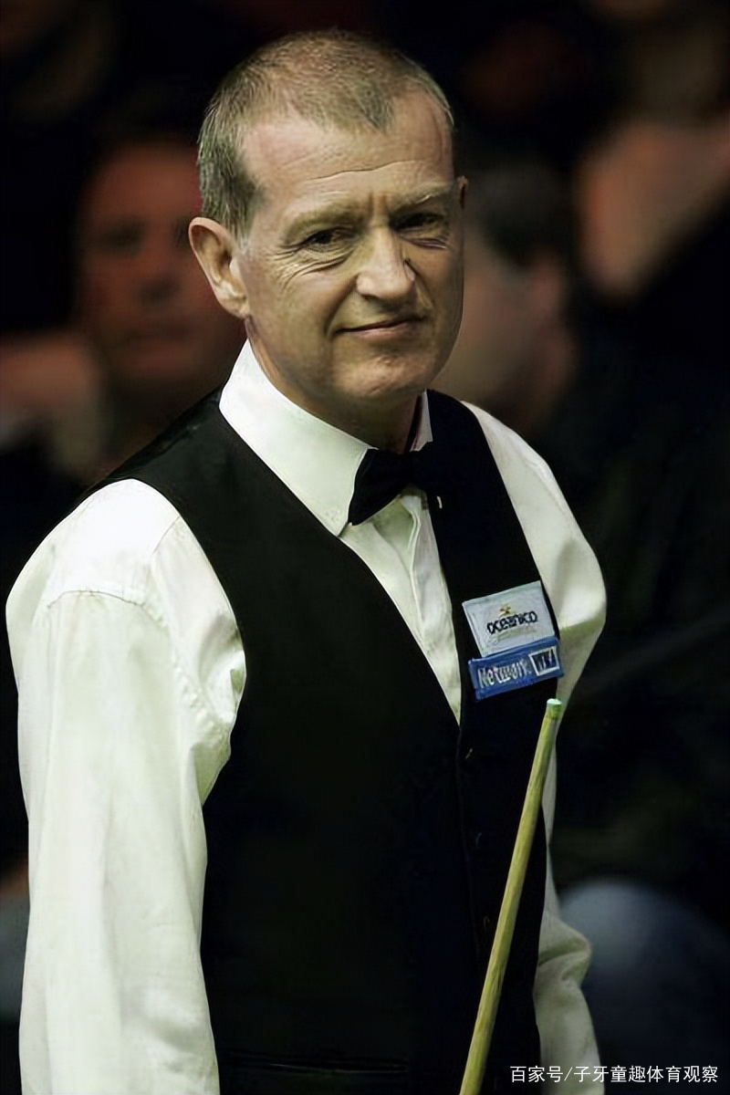 他在后腰线 他在后腰线