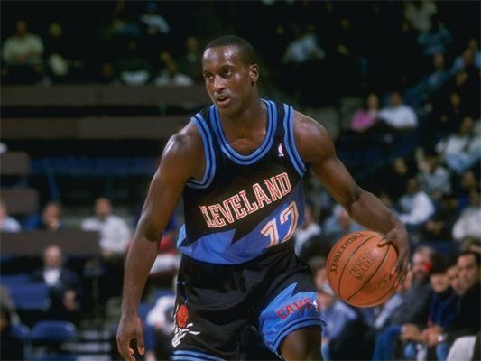 防守端则需 防守端则需